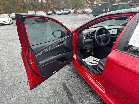 Used 2025 Toyota Camry XSE image 13