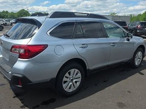 Used 2018 Subaru Outback 2.5i Premium AWD/4WD image 4