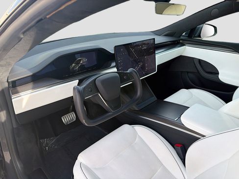 Used 2022 Tesla Model S Plaid image 27