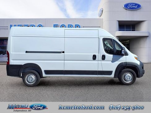 Used 2025 RAM ProMaster 3500 w/ Convenience Group FWD image 2