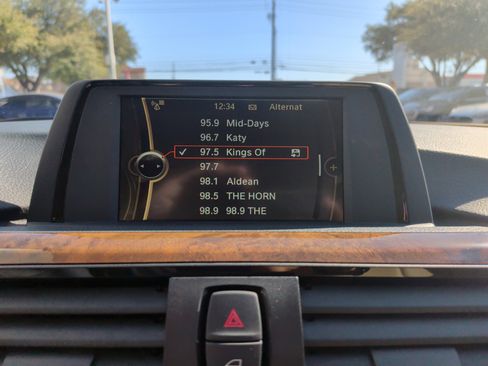 Used 2014 BMW 320i Sedan image 23