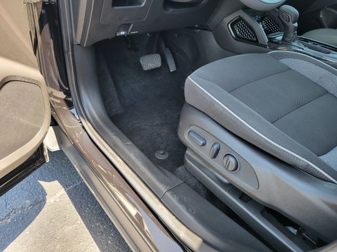 Used 2023 Chevrolet TrailBlazer LT w/ Convenience Package image 21