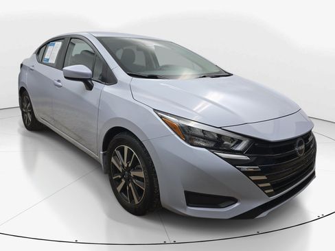 Used 2025 Nissan Versa SV w/ Trunk Package FWD image 2