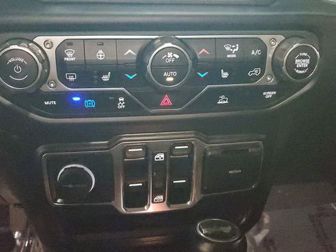 Used 2021 Jeep Wrangler Unlimited Sahara w/ Cold Weather Group image 27