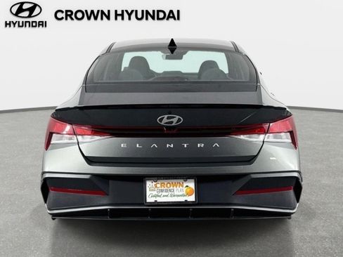 Certified 2025 Hyundai Elantra Sport FWD image 6