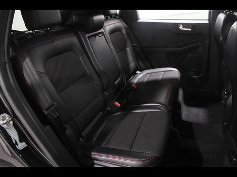 Used 2023 Ford Escape ST-Line w/ Tech Pack #1 AWD/4WD image 17