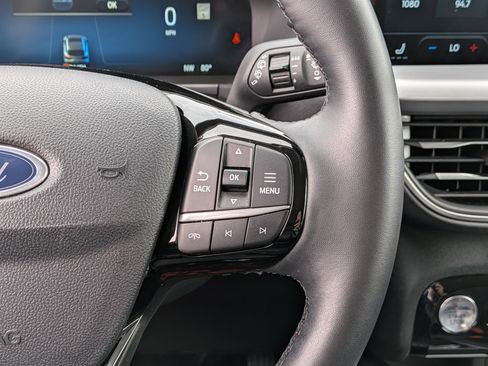 Used 2025 Ford Escape SE w/ PHEV Premium Package FWD image 29