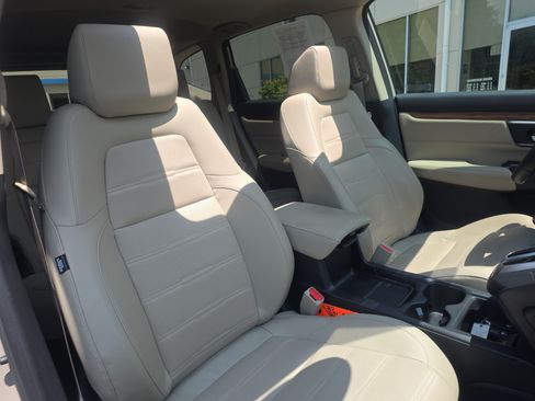 Used 2017 Honda CR-V Touring image 13