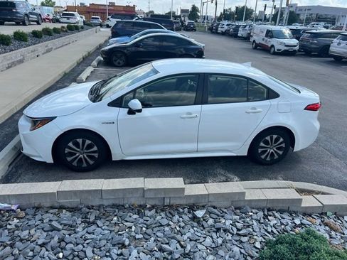 Used 2020 Toyota Corolla LE FWD image 1