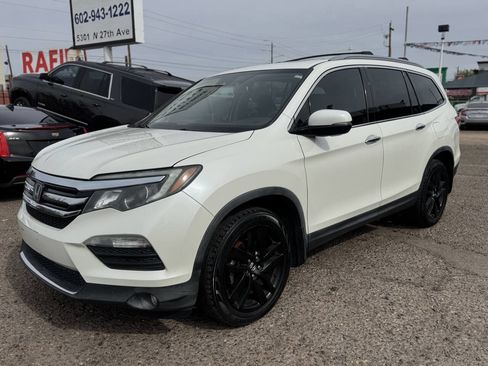 Used 2017 Honda Pilot Touring image 1