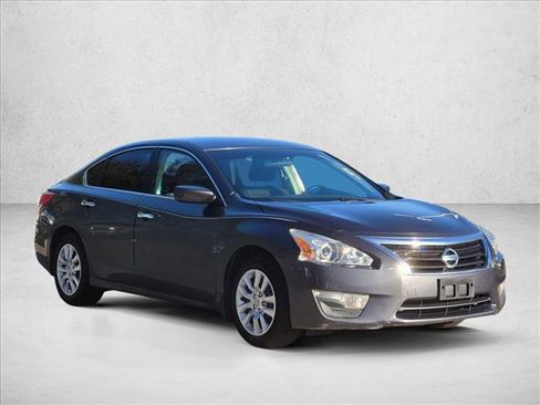 Used 2013 Nissan Altima 2.5 S image 3