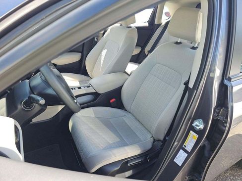 Used 2023 Honda HR-V LX image 7