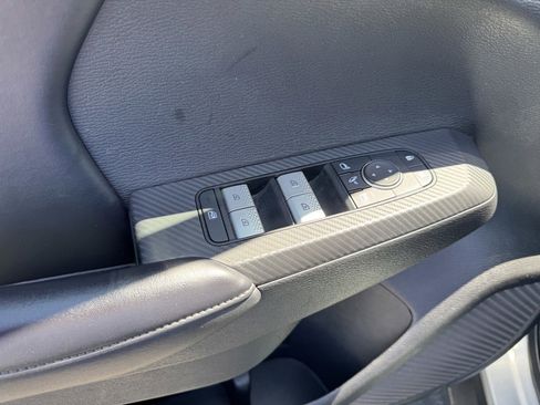 Used 2024 Mitsubishi Outlander SE Black Edition FWD image 16