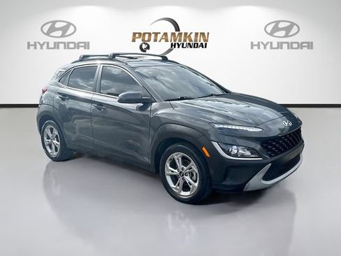 Used 2023 Hyundai Kona SEL FWD image 3