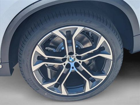 Used 2026 BMW X5 sDrive40i RWD image 9