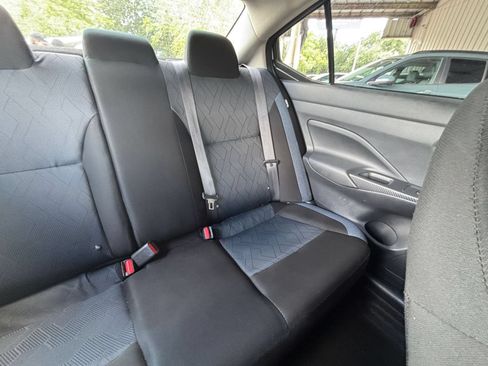 Used 2025 Nissan Versa SV FWD image 34