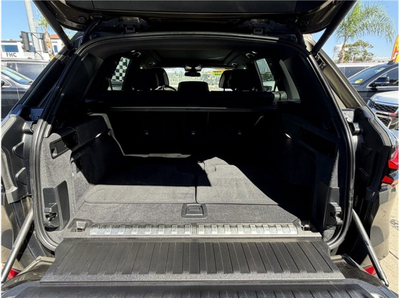Used 2024 BMW X5 xDrive50e w/ Premium Package AWD/4WD image 27