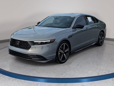 Used 2023 Honda Accord Sport image 1