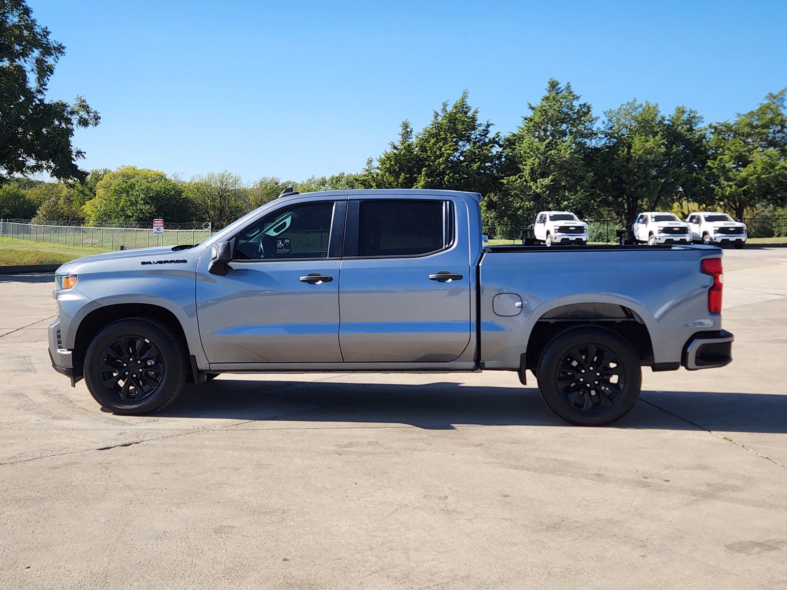 Used 2022 Chevrolet Silverado 1500 Custom w/ LPO, Dark Essentials Package RWD image 3