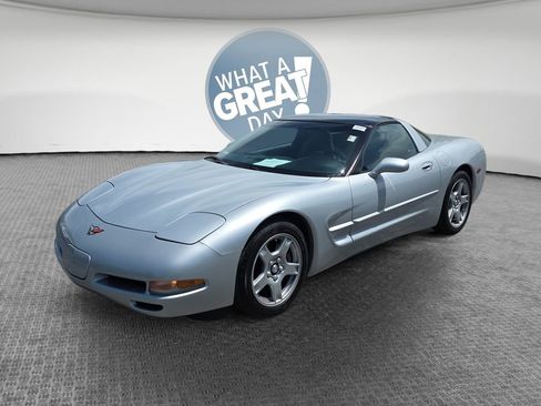 Used 1998 Chevrolet Corvette Coupe w/ Memory Pkg RWD image 8