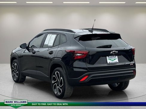 Used 2024 Chevrolet Trax RS w/ Sunroof Package image 12