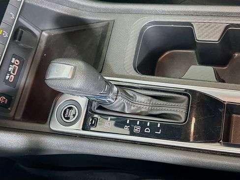 Used 2024 Nissan Sentra SV FWD image 16