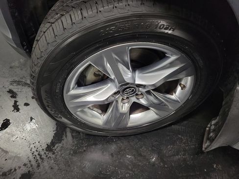 Used 2018 Toyota Highlander Limited AWD/4WD image 13