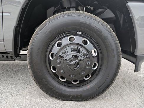 New 2026 RAM 3500 Big Horn AWD/4WD image 10