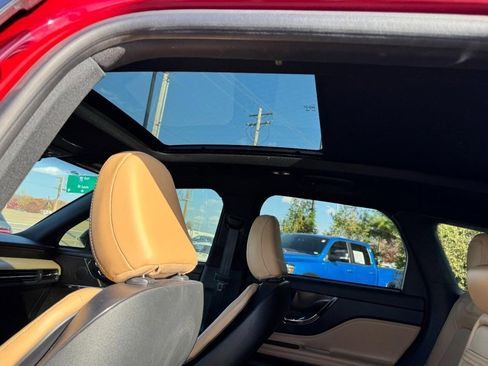 Used 2023 Lincoln Corsair Reserve w/ Equipment Group 201A image 11