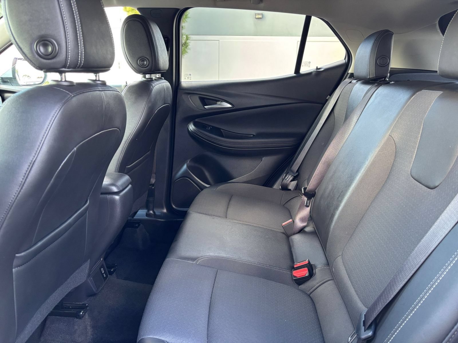 Used 2025 Buick Encore GX Preferred AWD/4WD image 24