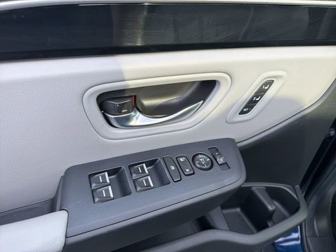 Certified 2025 Honda Pilot Touring image 29