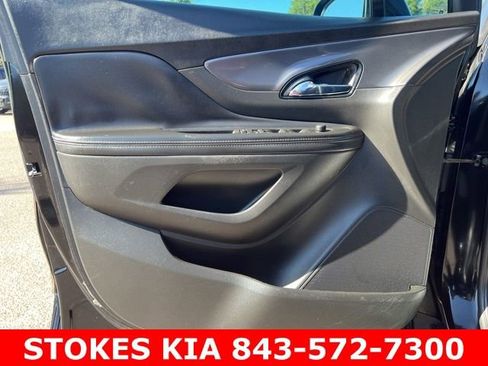 Used 2021 Buick Encore Preferred w/ Safety Package image 20