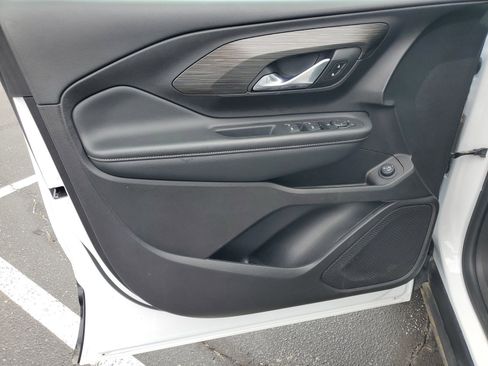 Used 2024 GMC Terrain SLE w/ Driver Convenience Package image 8