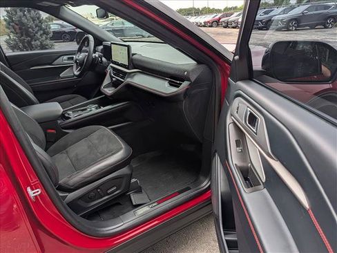 Used 2025 Ford Explorer ST AWD/4WD image 11