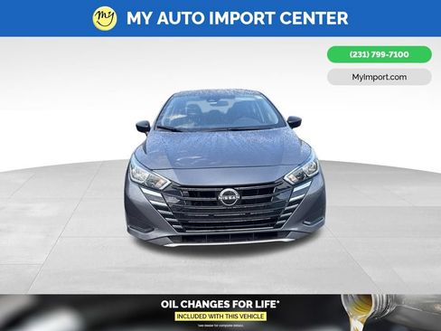 Used 2023 Nissan Versa S w/ Trunk Package FWD image 2