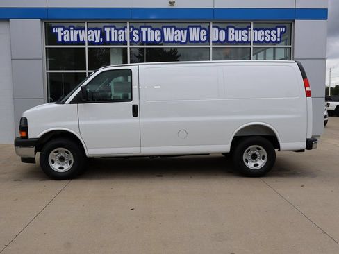 New 2025 GMC Savana 2500 w/ Enhanced Convenience Package RWD image 8