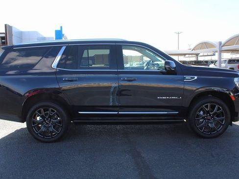 Used 2024 GMC Yukon Denali image 2