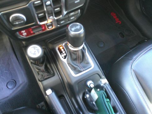 Used 2021 Jeep Wrangler Unlimited Rubicon w/ Trailer Tow Package image 41