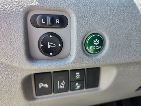 Used 2018 Honda Pilot Touring image 23