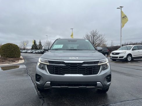Used 2025 Kia Seltos S image 2