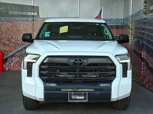 Used 2022 Toyota Tundra SR5 w/ SR5 Premium Package RWD image 3