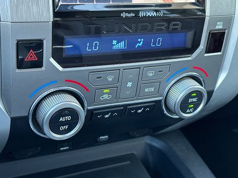 Used 2018 Toyota Tundra Limited w/ Limited Premium Package RWD image 17