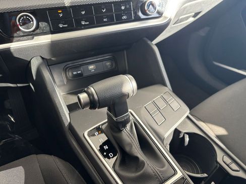 Used 2025 Kia Sportage LX image 41