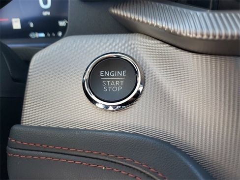 Used 2025 Ford Explorer Active w/ Active Comfort Package image 26