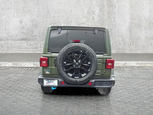 Used 2024 Jeep Wrangler Unlimited Sahara AWD/4WD image 9