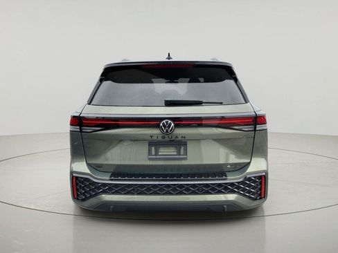 New 2026 Volkswagen Tiguan SE R-Line AWD/4WD image 3