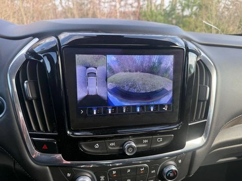 Used 2020 Chevrolet Traverse High Country AWD/4WD image 14
