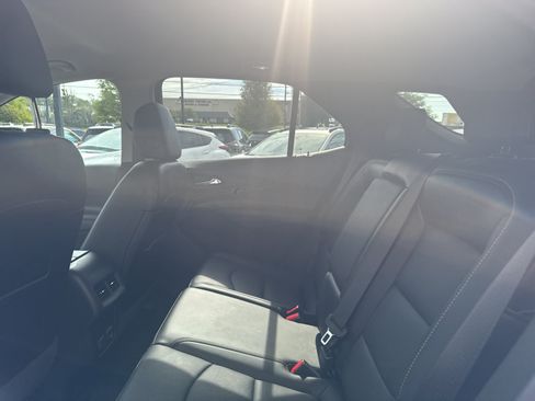 Used 2018 Chevrolet Equinox Premier FWD image 10