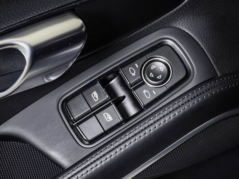Certified 2025 Porsche 718 Cayman RWD image 29