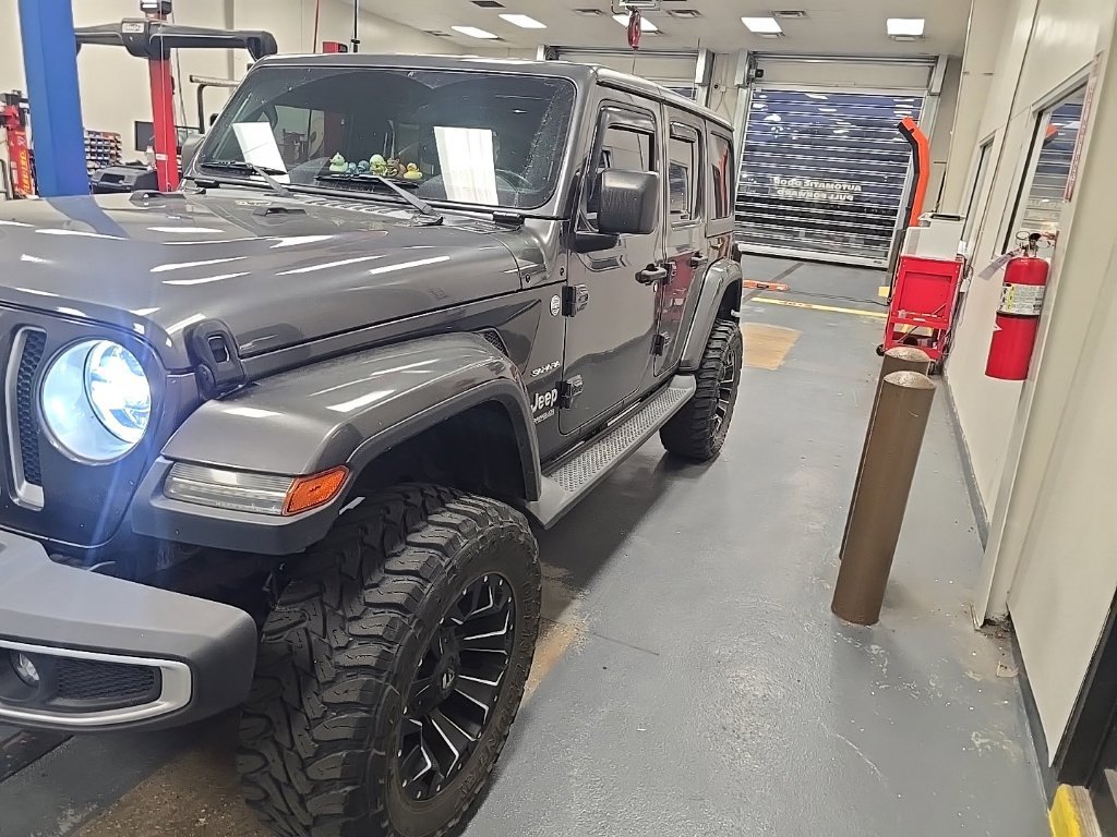 Used 2018 Jeep Wrangler Unlimited Sahara w/ Cold Weather Group AWD/4WD image 2